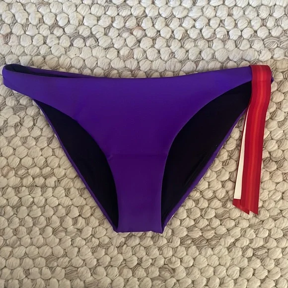 Left On Friday Wear To Bottom - Picture 8 of 8